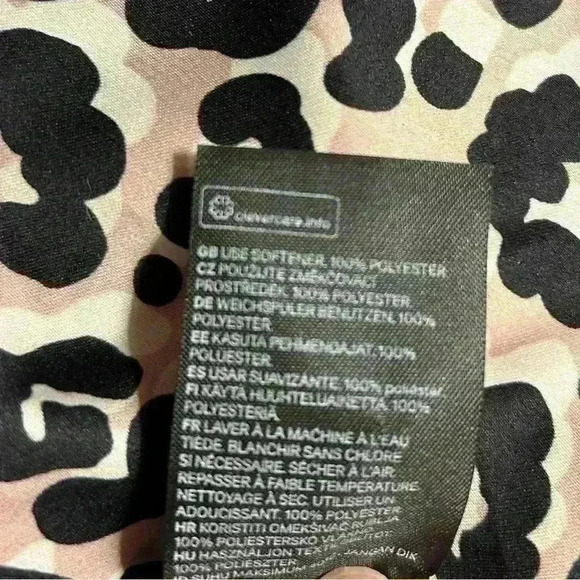 Animal Print Scarf by H & M pink and black - Picture 4 of 5